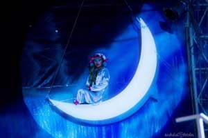 Uma menina sonha com|o mundo do circo