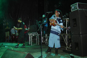 Banda Reggae Style|toca no Serralheria
