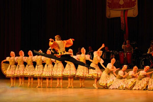 Apresentação da Cia de|Danças da Bielo-Rússia