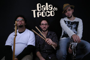 Banda Bala de  Troco lança disco no OffSet