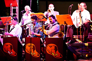Banda Jazzco toca no Centro Cultural Rio Verde