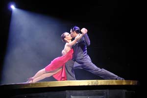 Teatro Bradesco traz noite de tango