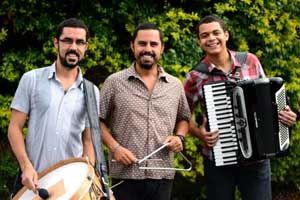 Trio Dona Zefa se apresenta em Pinheiros