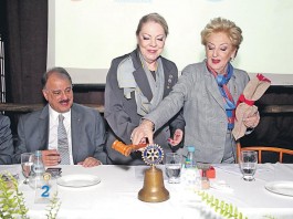 Luci Godas Ferreira é a nova presidente do Rotary Lapa