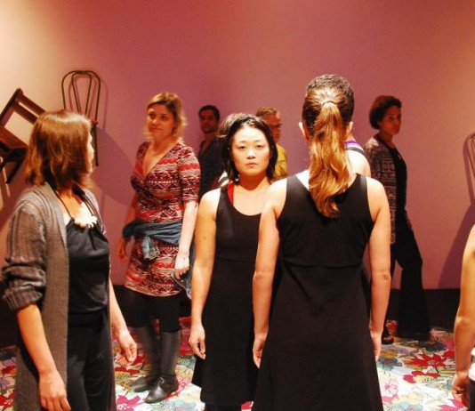 Espetáculo “Ana Bastarda” dança o feminismo no Brasil desde suas raízes históricas