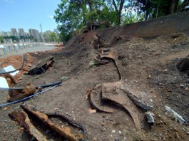 Peças de locomotivas do século XIX são encontradas em canteiro de obras da Ponte Pirituba