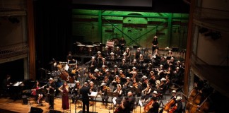 Orquestra Tom Jobim homenageia saxofone brasileiro no Theatro São Pedro