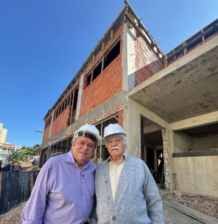 Lideranças e moradores participam de vistoria em obras da UBS Vila Ipojuca