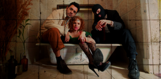 “Vermes Radiantes” está em cartaz no Sesc Pompeia