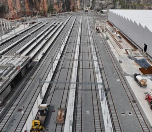 Linha 6-Laranja do Metrô recebe primeiro trem para testes