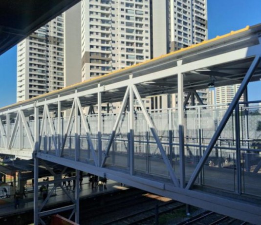 Nova passarela da Estação Domingos de Moraes é inaugurada