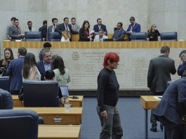 ORÇAMENTO 2026  Câmara aprova verba de R$ 137,4 bilhões