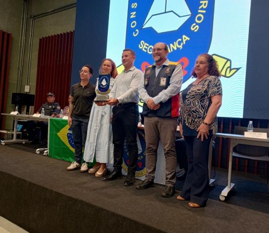 Vice-prefeito recebe homenagem do Conseg Leopoldina