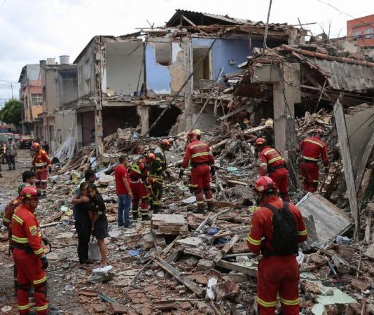 População monta esquema para ajudar vítimas de explosão no Jaguaré